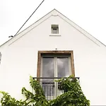 Vinonima Vendeghaz 度假居 *
